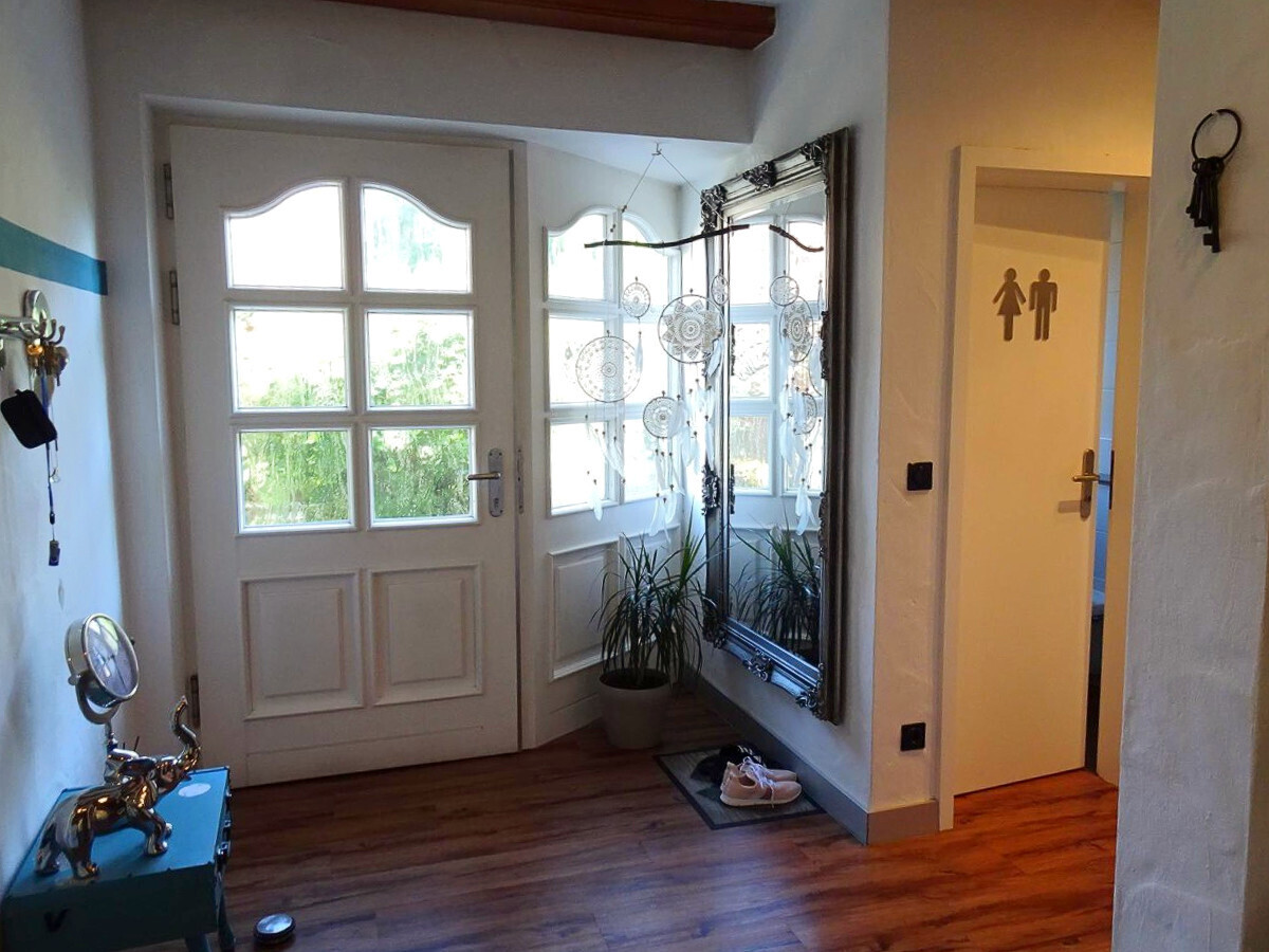 Flurbereich mit Gäste-WC (Einfamilienhaus)