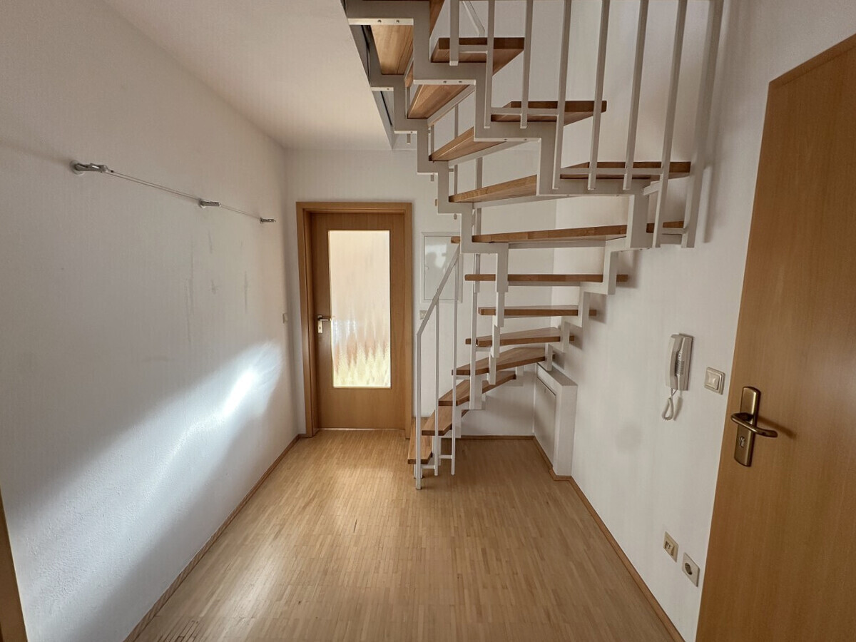 Treppe in den Spitzboden