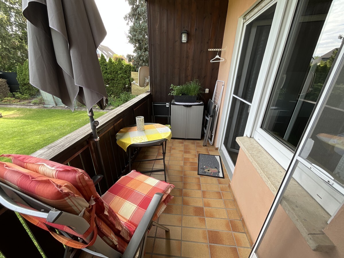 Balkon EG links