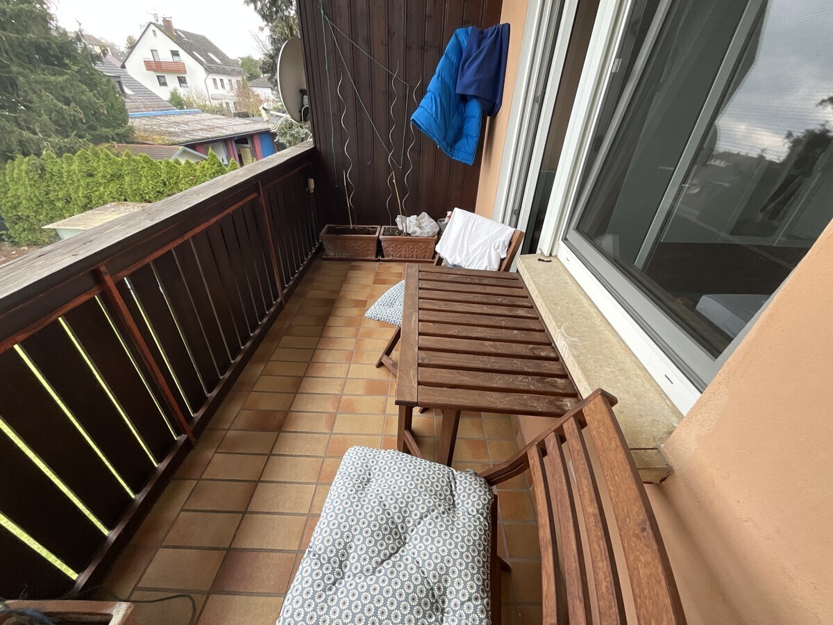 Balkon OG links