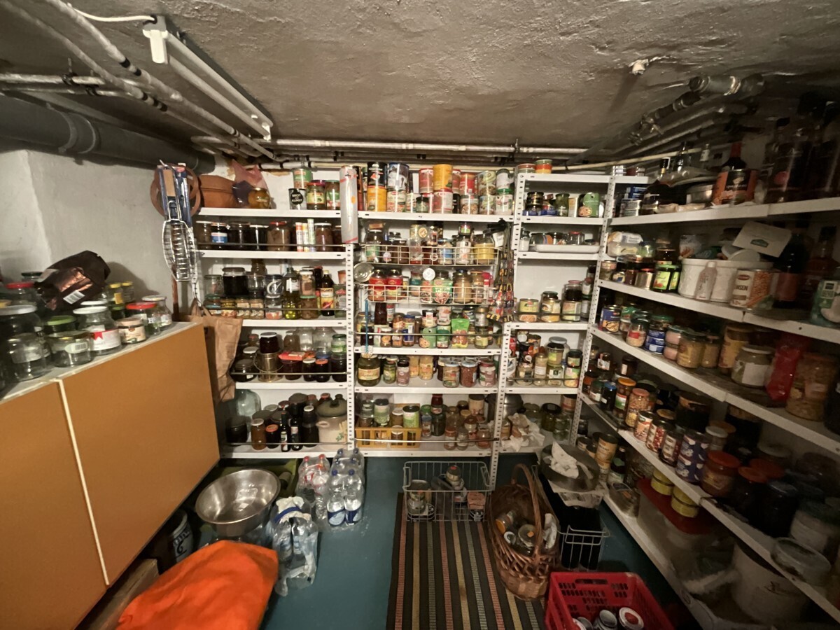 Vorratsraum im Keller
