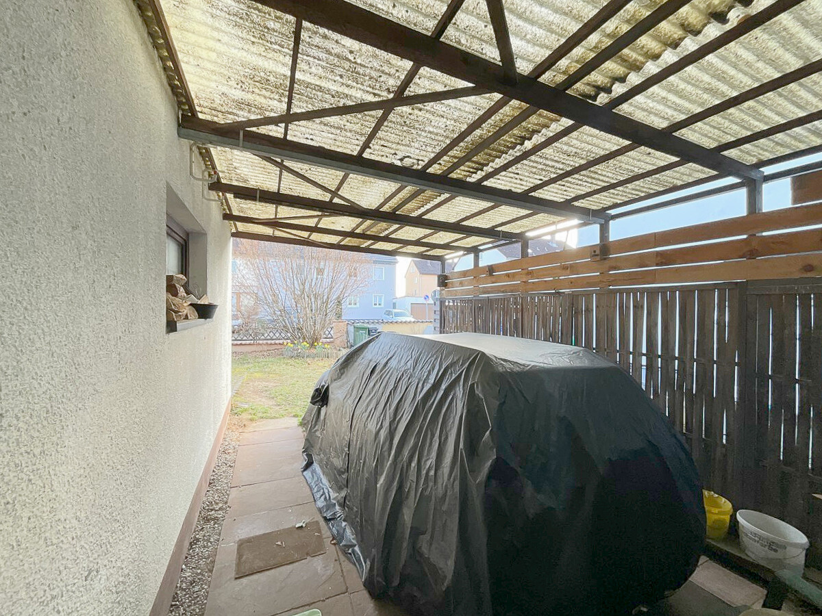 Überdachter Stellplatz 