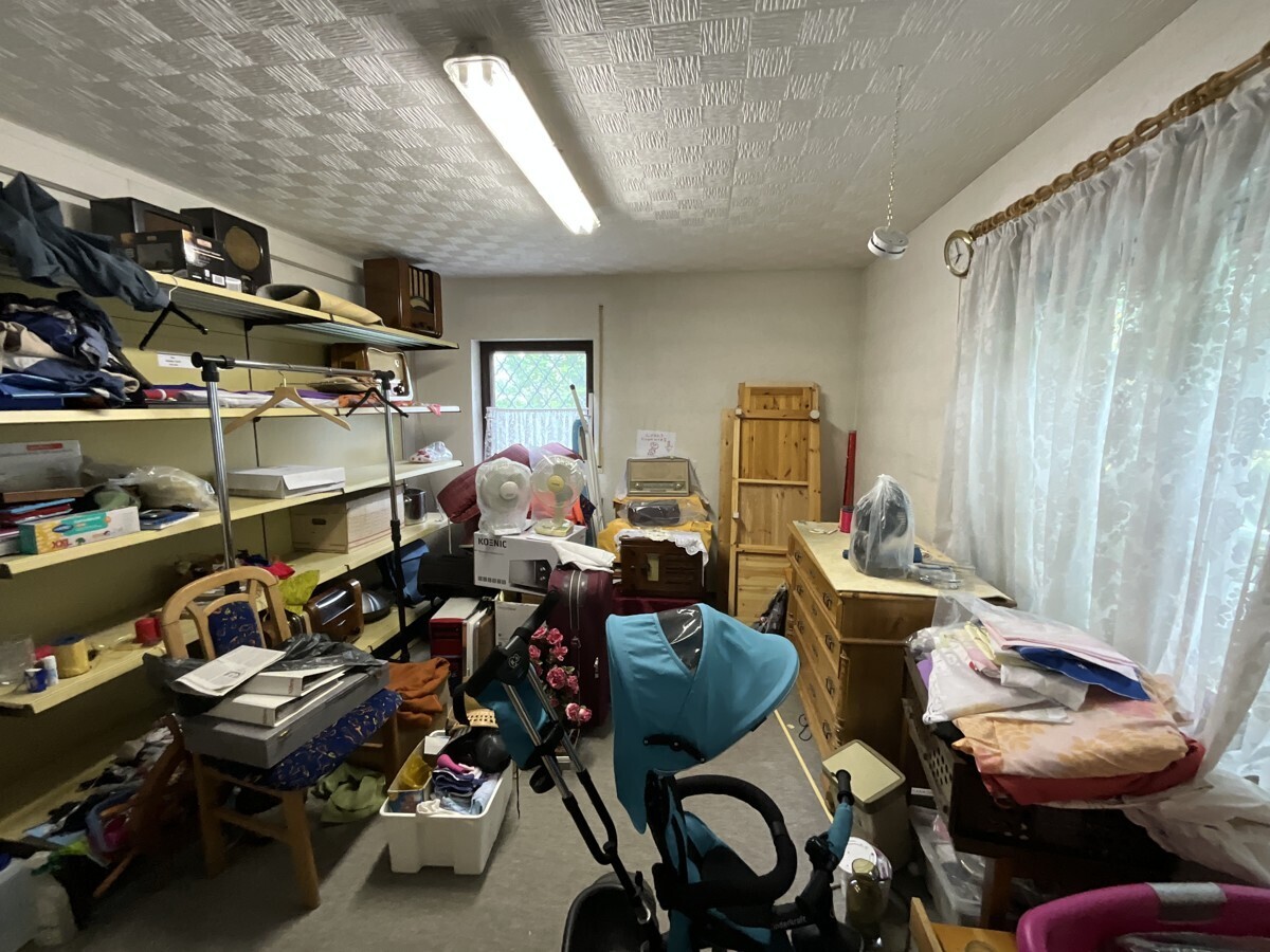 "Büro" im Erdgeschoss