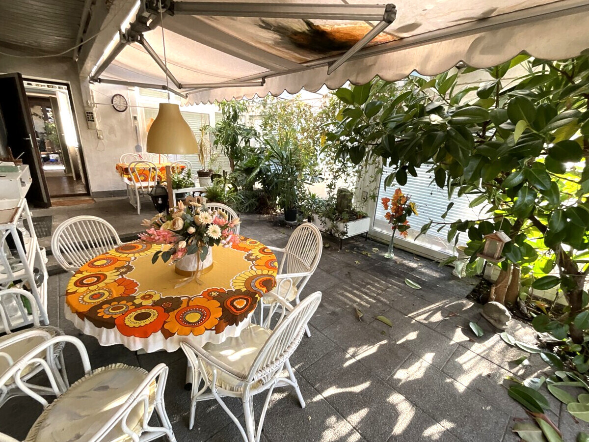 großzügiger Wintergarten