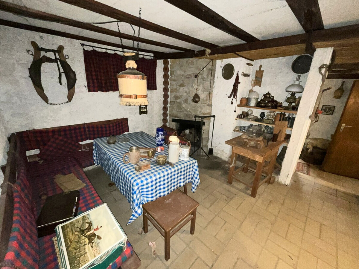 Sitzecke im Keller