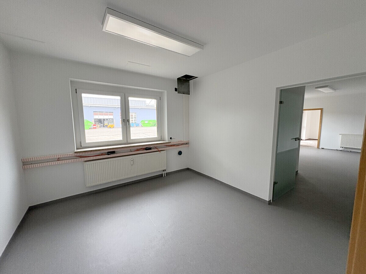 ZUSÄTZL. MÖGLICH: Büro