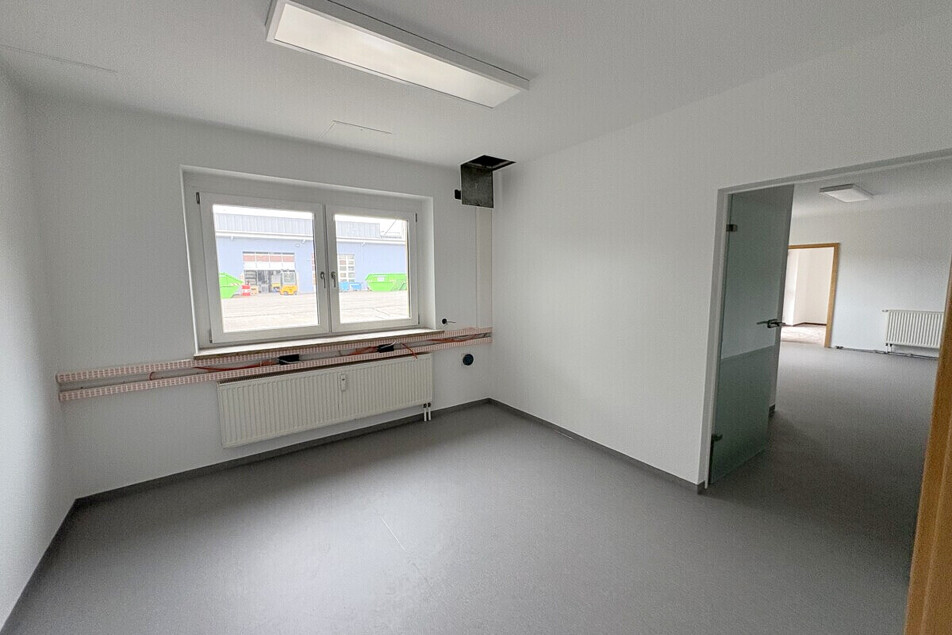 ZUSÄTZL. MÖGLICH: Büro
