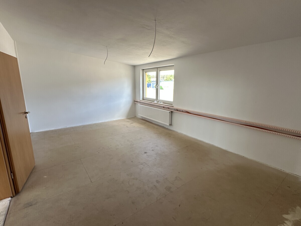 ZUSÄTZL. MÖGLICH: Halle 2 / Büro