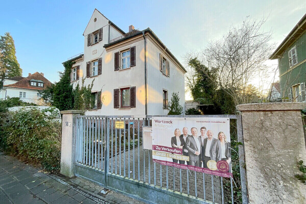 Grundstück mit Abrisshaus