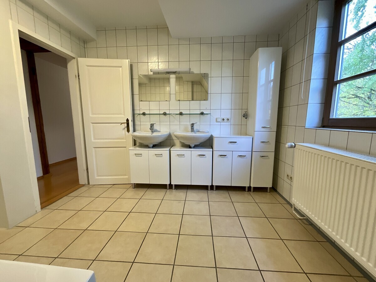 tagesbelichtete Badezimmer