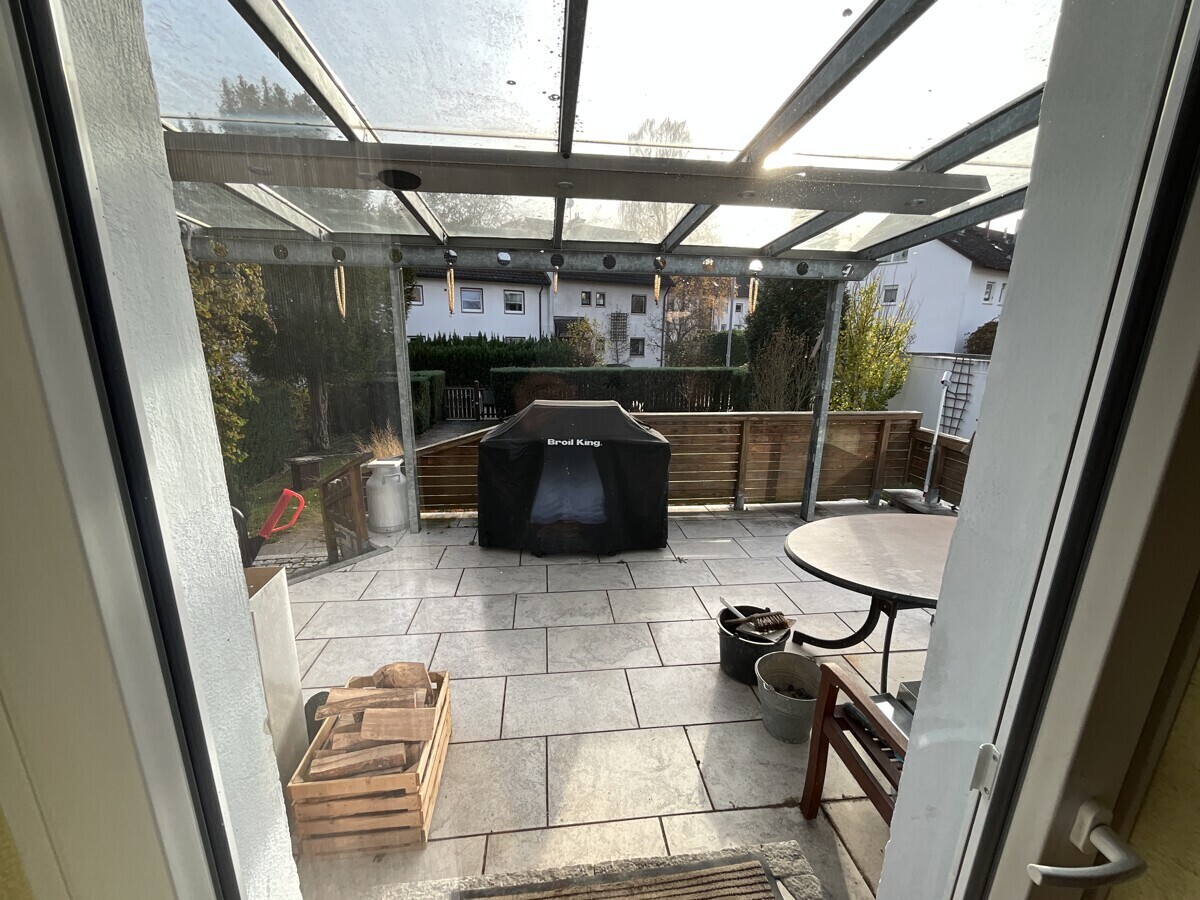 überdachte Terrasse