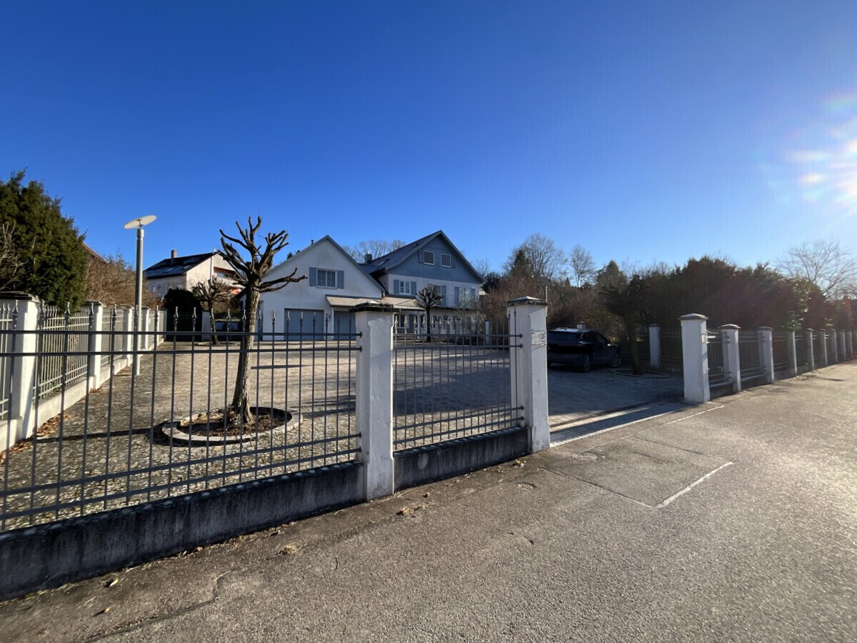 Straßenansicht