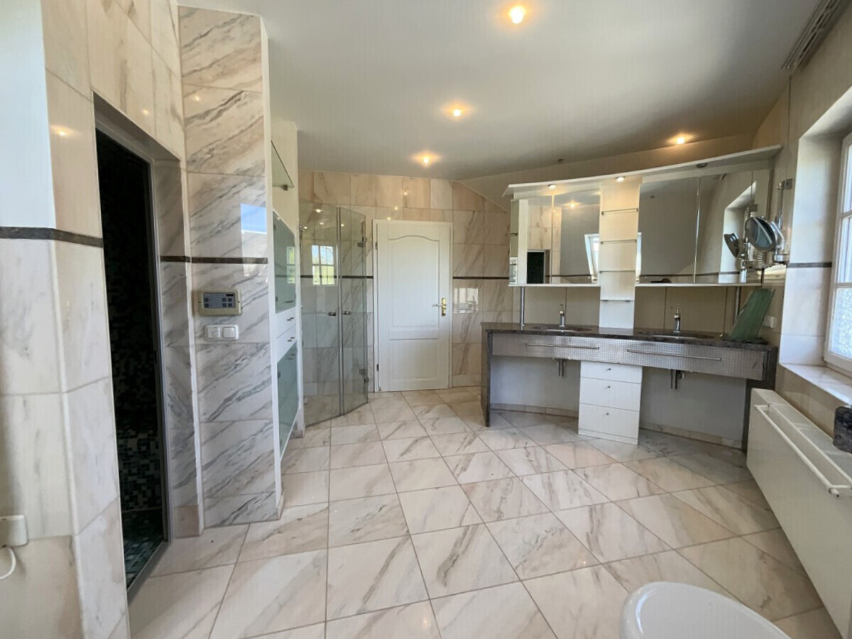 Badezimmer EG