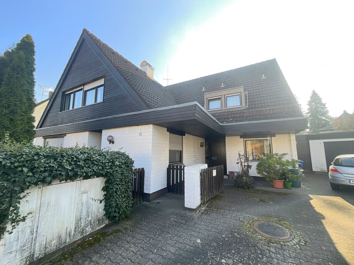 Straßenansicht