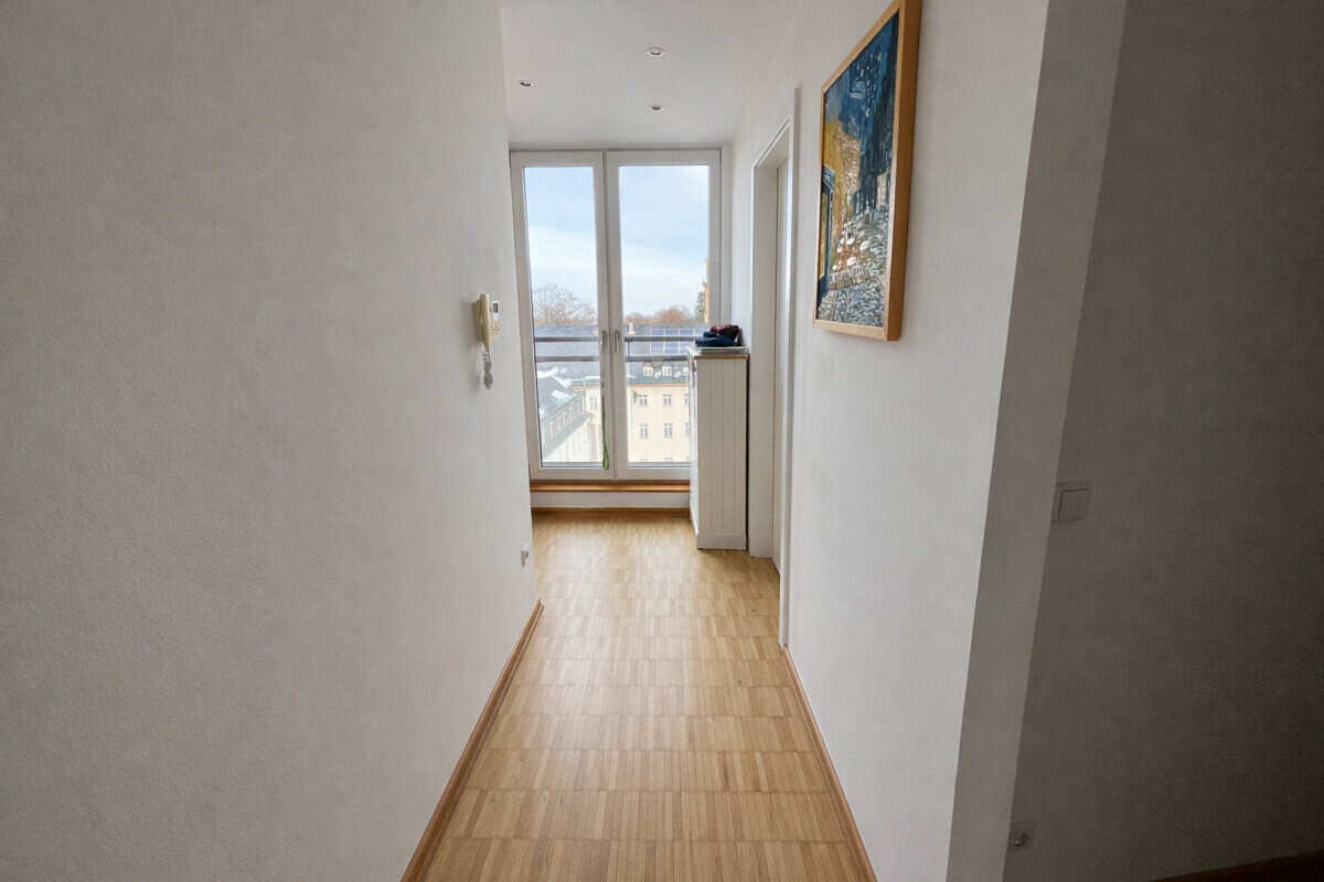 Flur in Richtung Wohnungstür