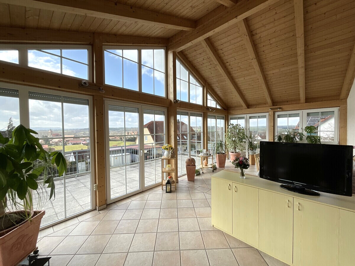 Wintergarten mit Blick über Ellingen