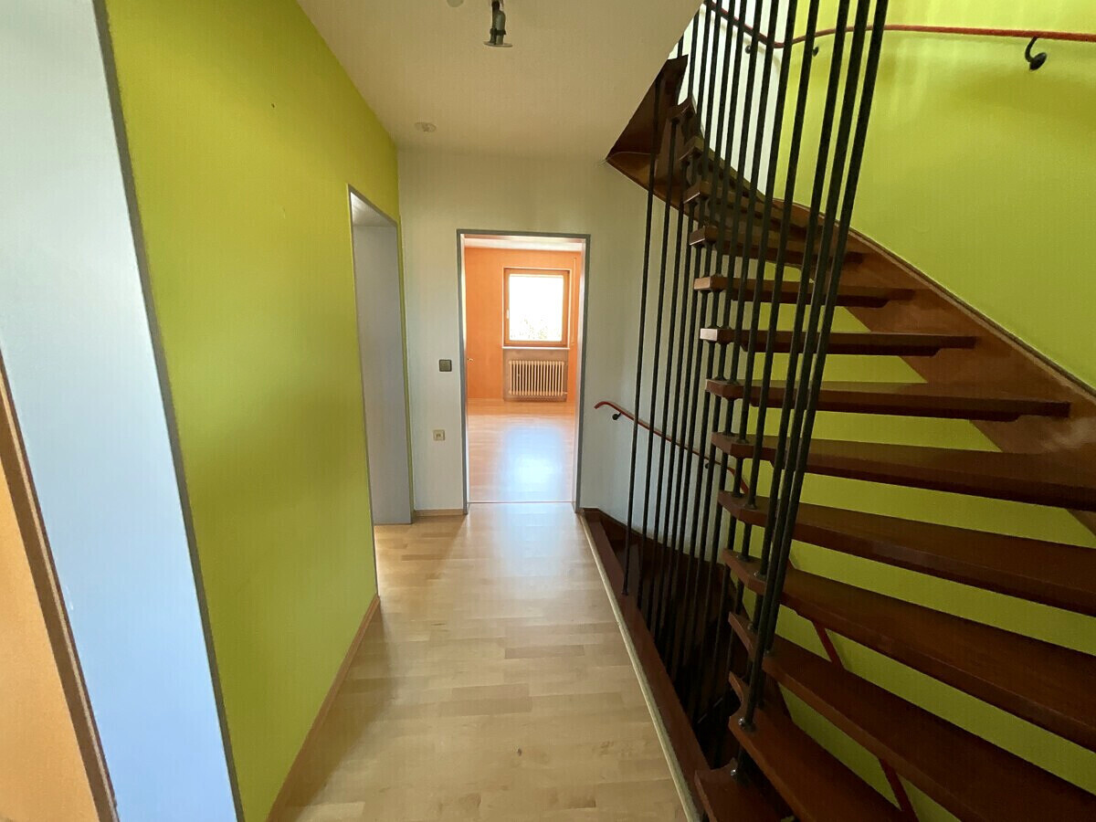 Treppe in das Dachgeschoss