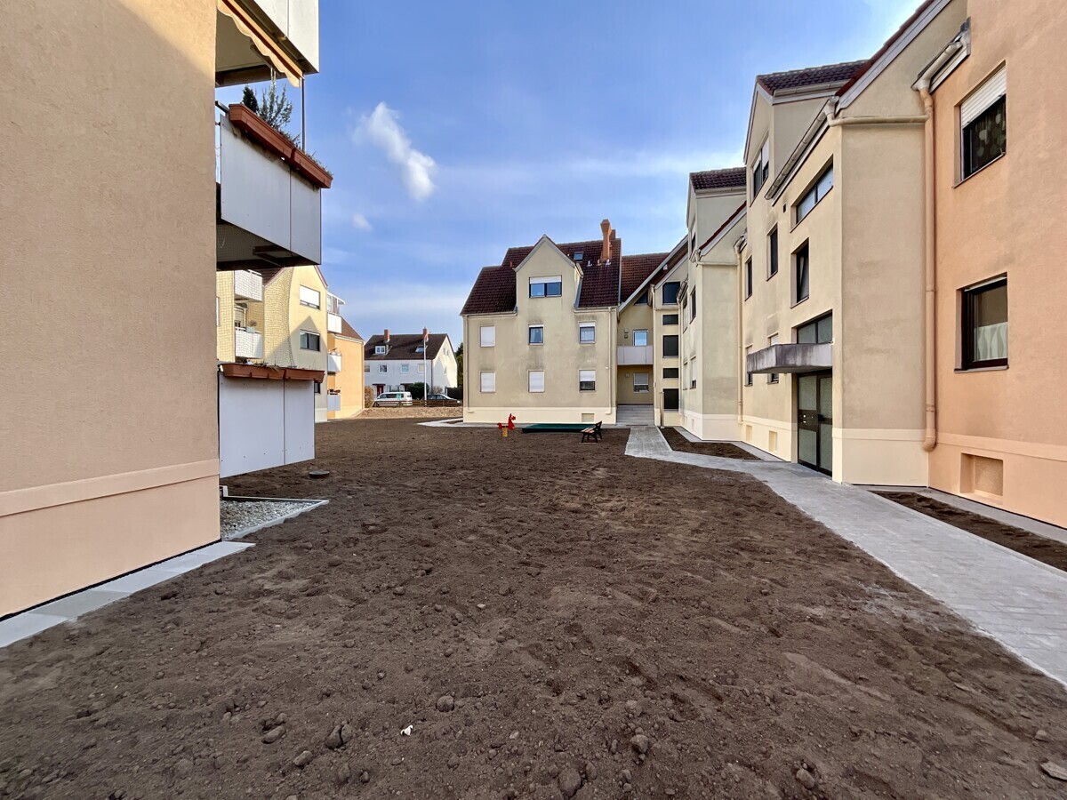 Innenhof - wird nach TG-Sanierung neu angelegt