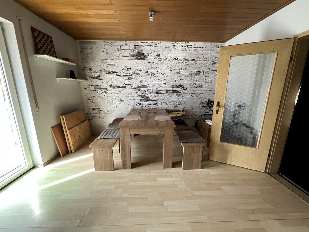 Wohnzimmer mit viel Licht