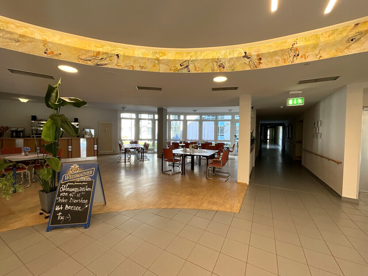 Café im Eingangsbereich