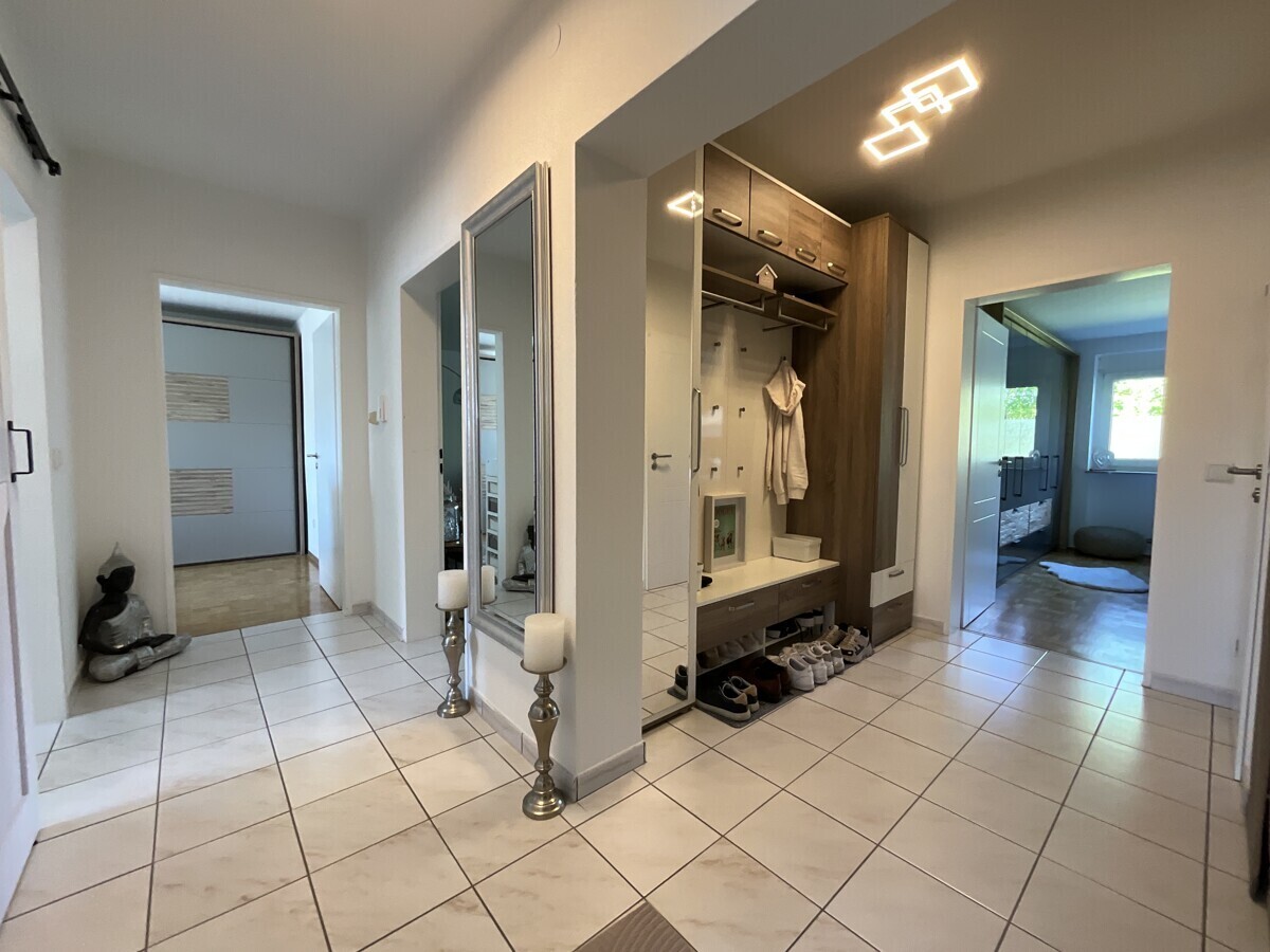 Flurbereich mit Platz für eine Garderobe