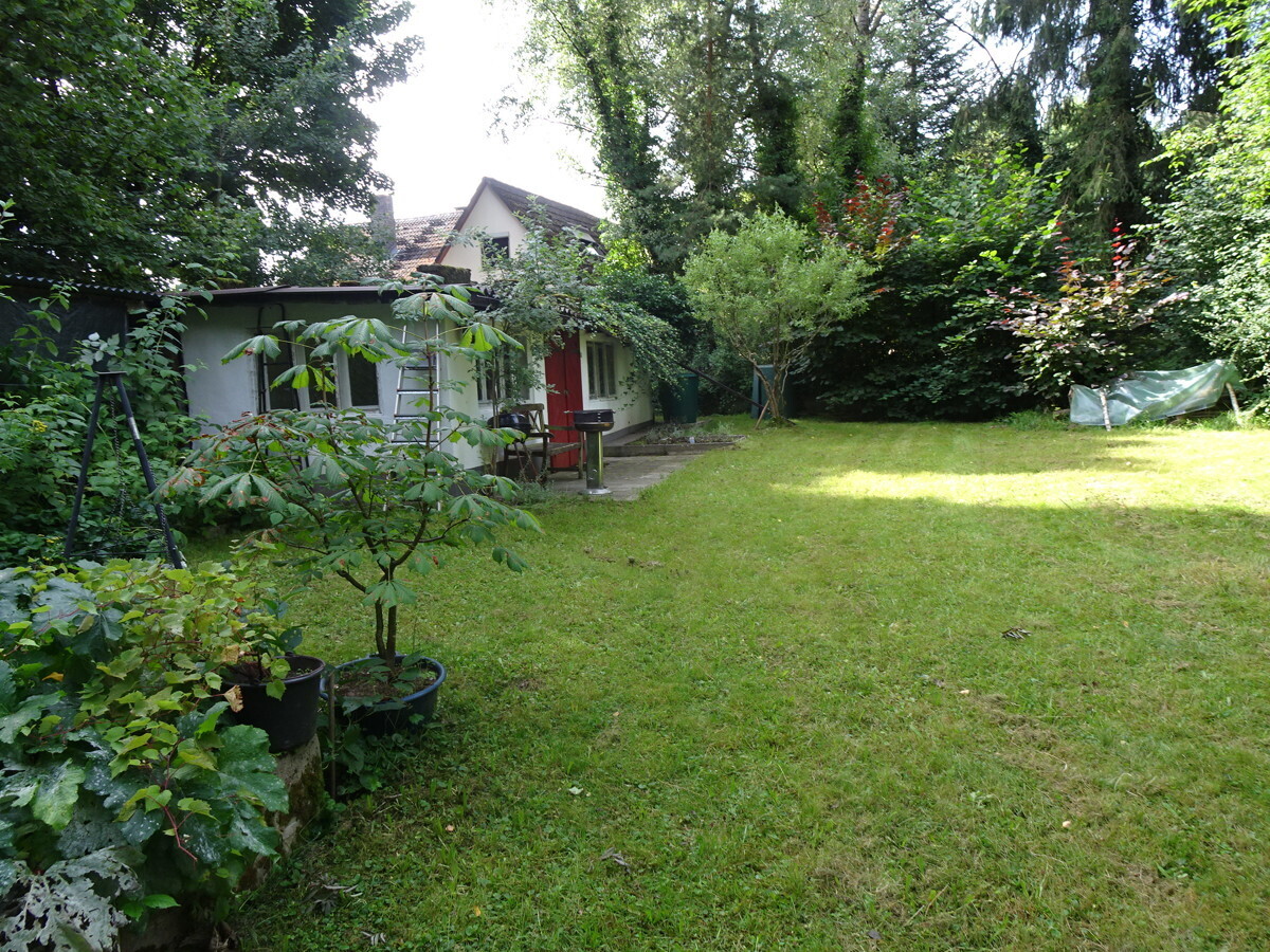 Gartengrundstück mit Gartenhaus 