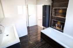 Hauptbadezimmer