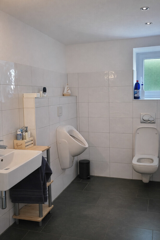Badezimmer Büro EG