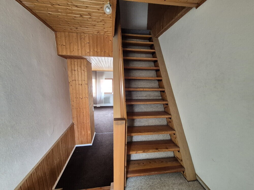 EG Treppenaufgang Flur
