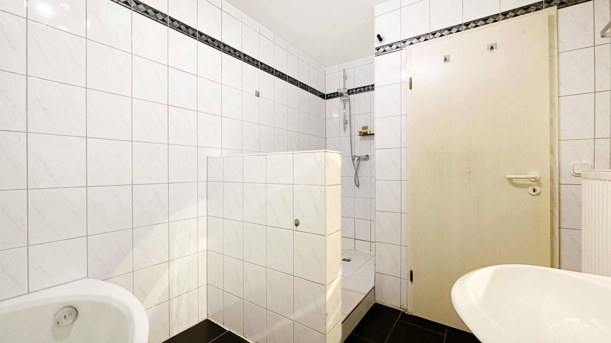 Badezimmer-Dusche