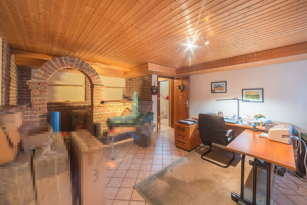 Arbeitszimmer mit Bar im UG