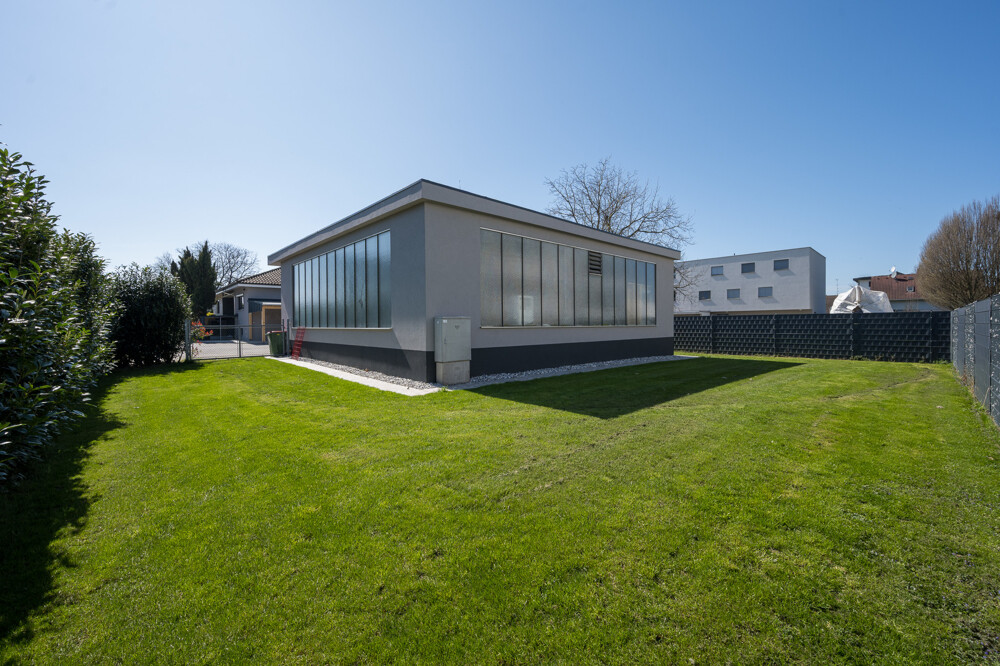 Halle/Garage Hinteransicht