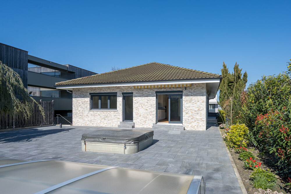 Hausansicht/Terrasse