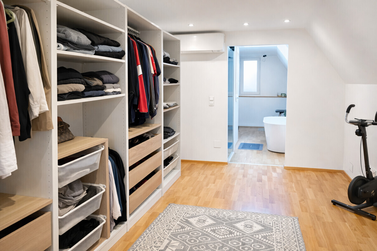 Ankleidezimmer (KI optimiert)