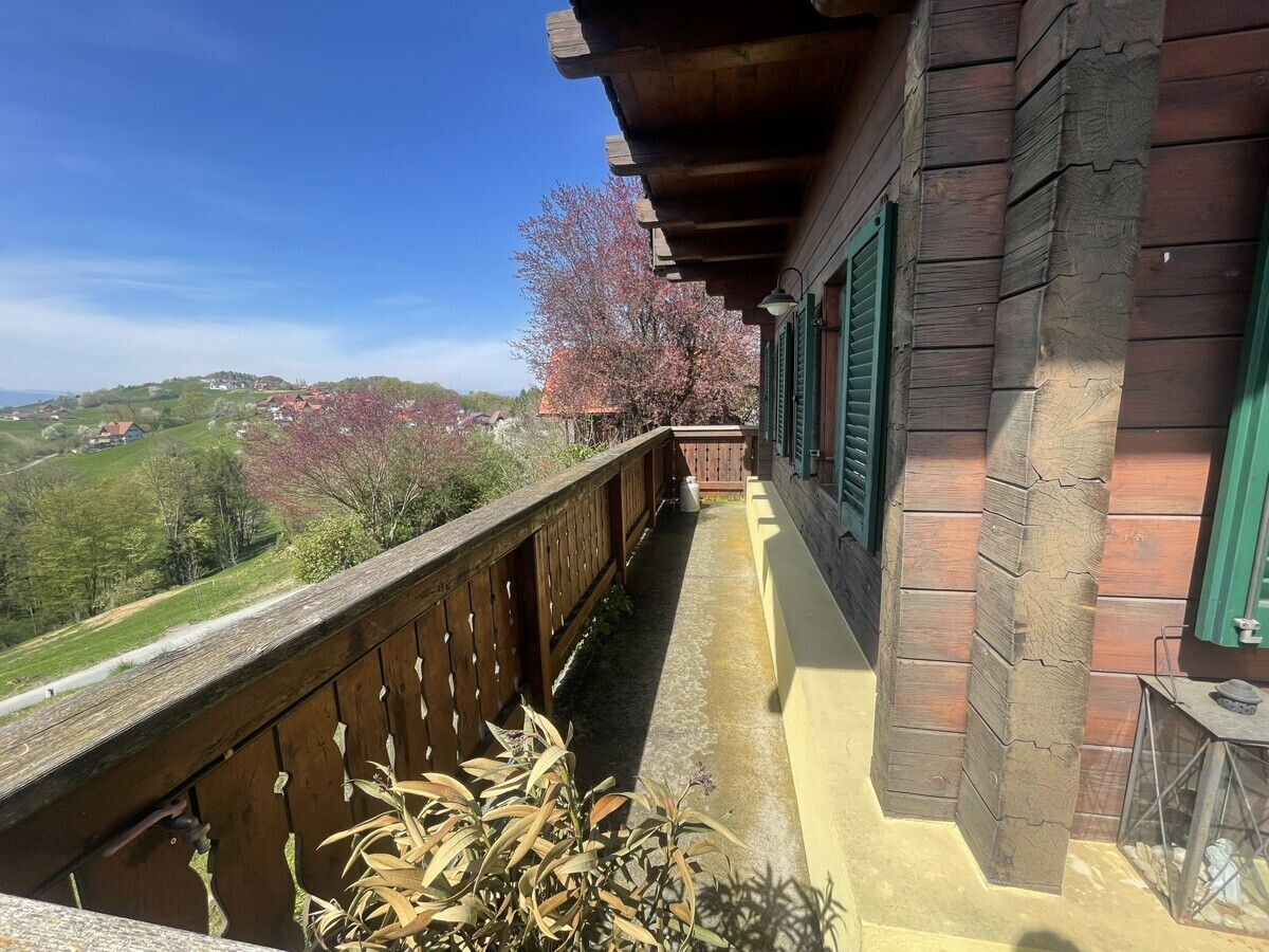 Balkon EG