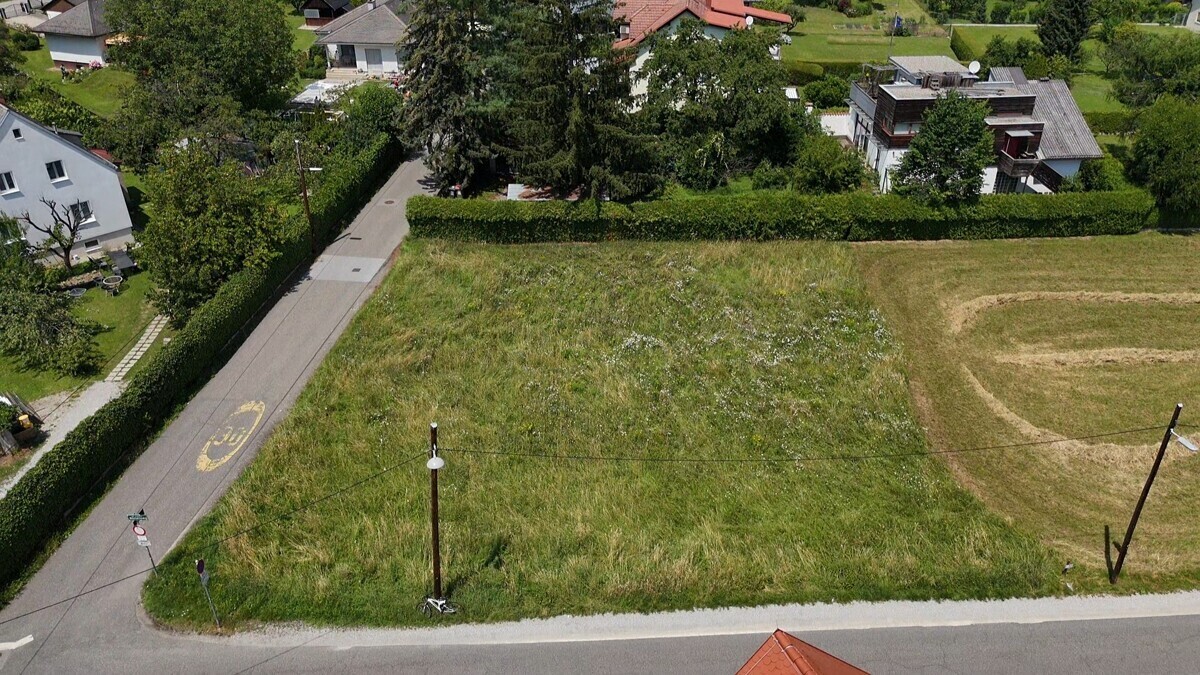 Grundstück