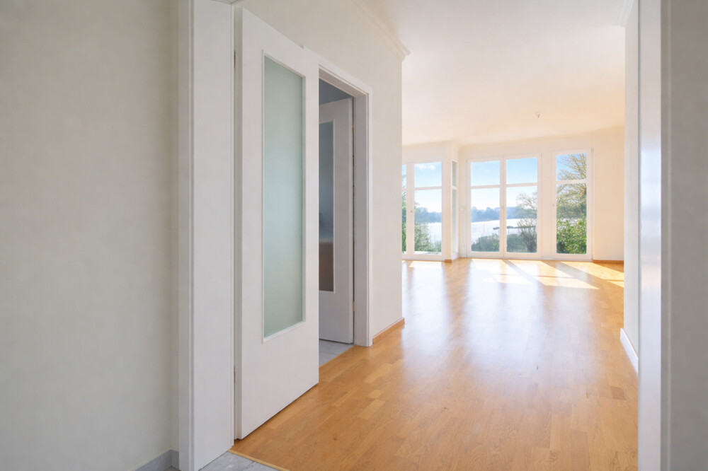 Doppelflügeltür in den Wohnbereich 