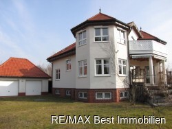 Haus und Garage