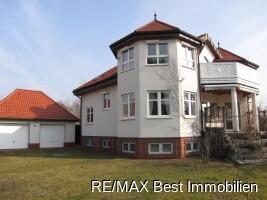 Haus und Garage