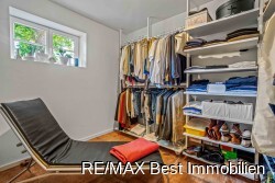 Zimmer EG_begehbarer Kleiderschrank