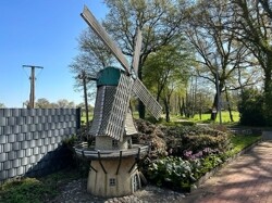 Mühle im Vorgarten