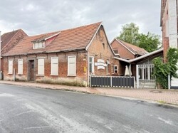 Wohnhaus und Terrasse