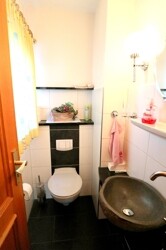 Gäste-WC EG