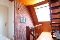 Treppenhaus zum 1. OG