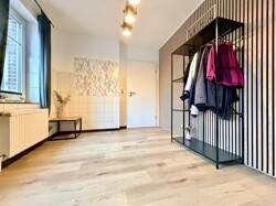 Garderobe EG