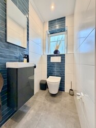Gäste-WC EG