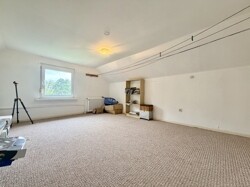 Schlafzimmer DG