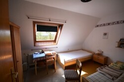 Schlafzimmer DG