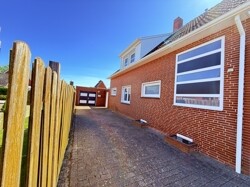 Seitenansicht Auffahrt