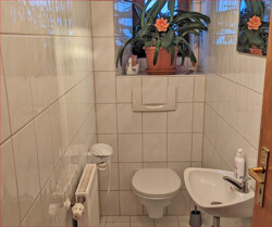 Separate Toilette
